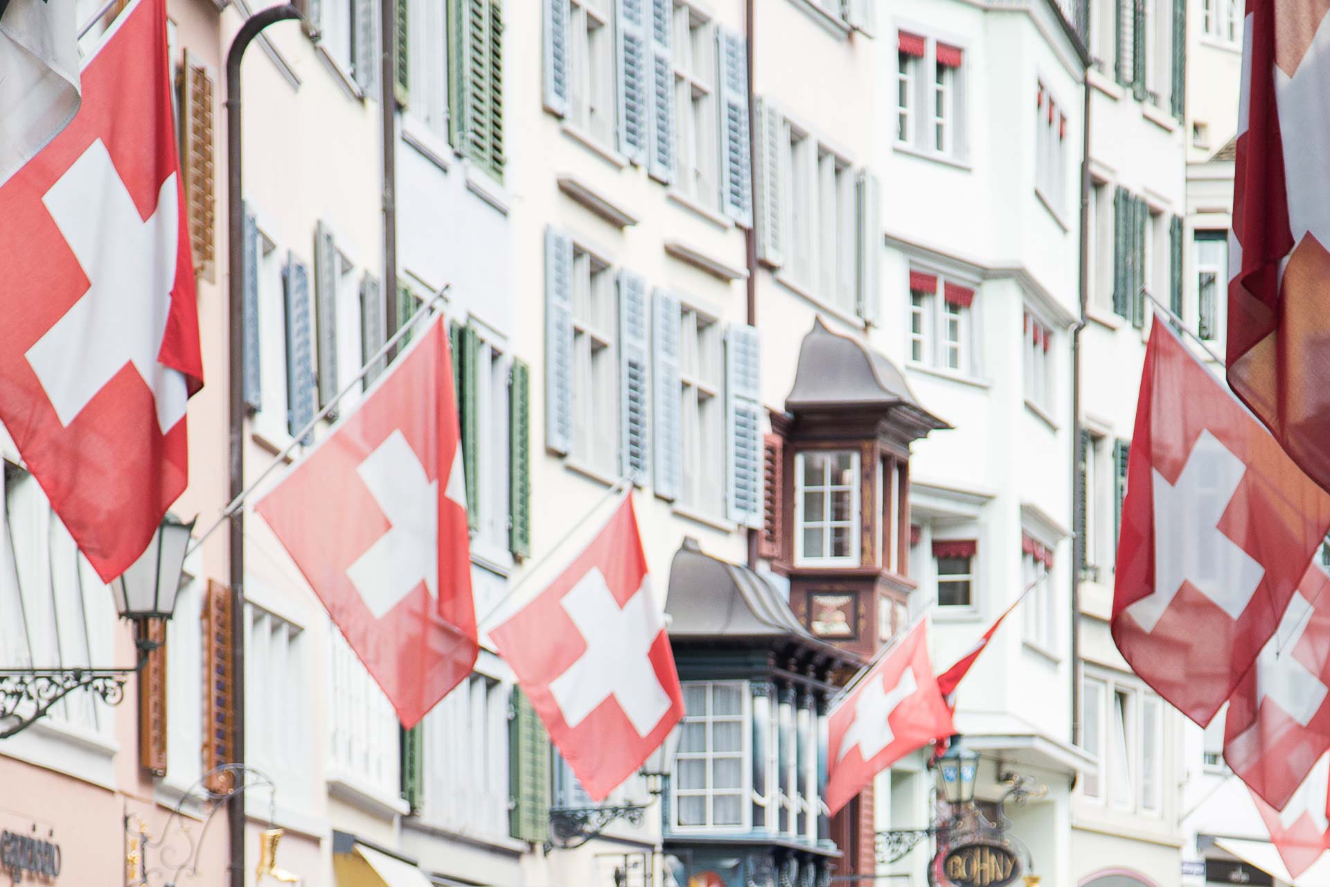 Switzerland: diversifying across borders